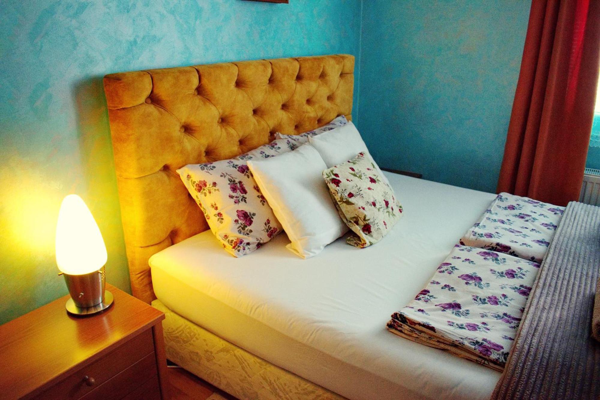 Marilyn Apartments Szendrő Kültér fotó