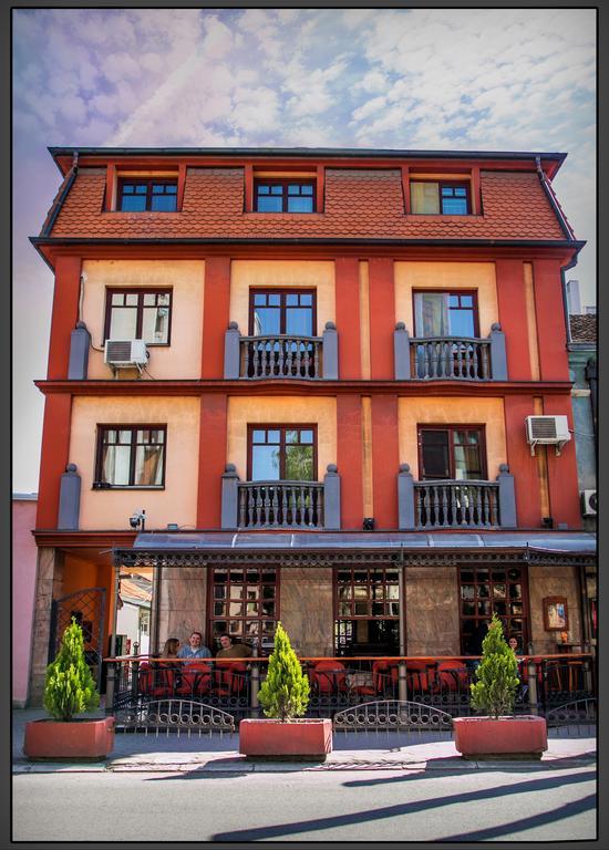 Marilyn Apartments Szendrő Kültér fotó