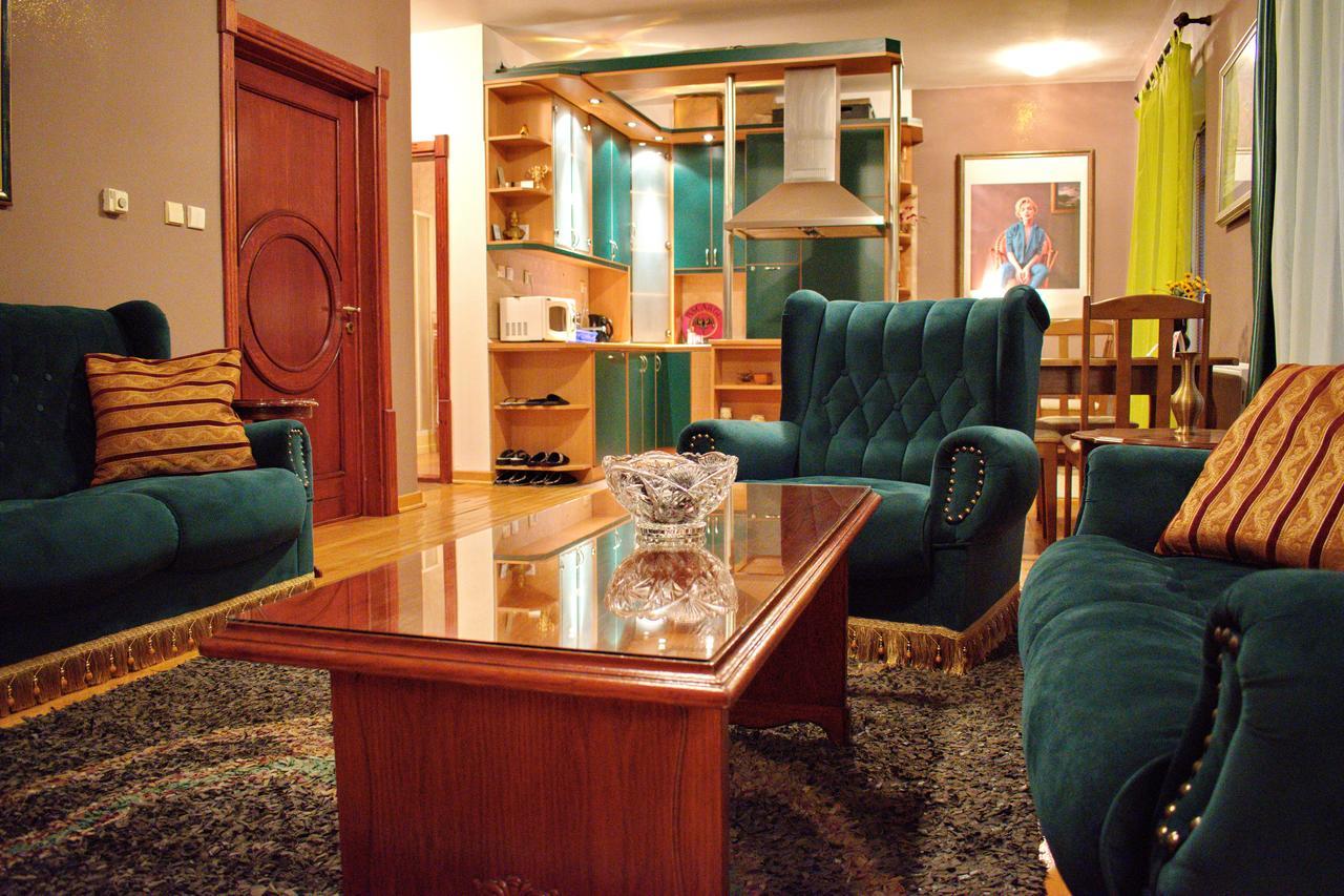 Marilyn Apartments Szendrő Kültér fotó